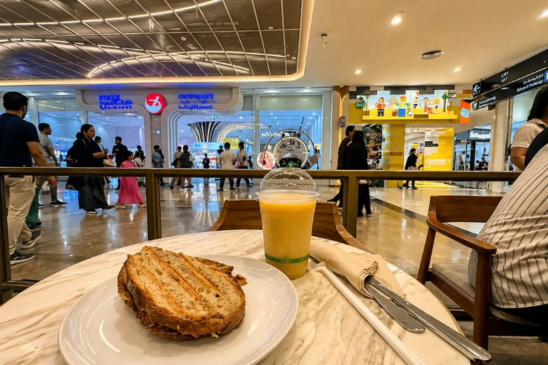 Dining area near Tameem House Dubai with cafe seating