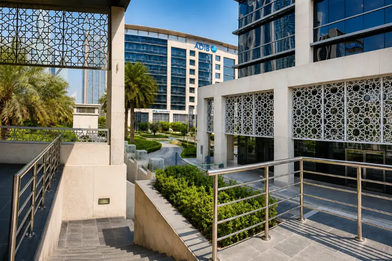Walkway and landscaped courtyard connecting Emaar Square Building 4 offices in Downtown Dubai