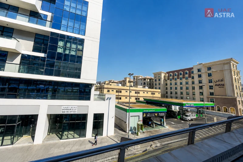 Hor Al Anz Dubai urban buildings and Emarat station
