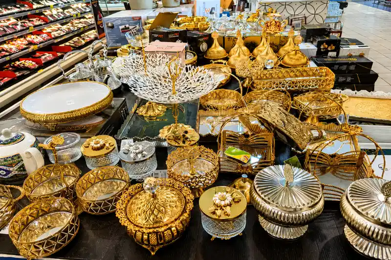 LuLu Hypermarket homeware and giftware display