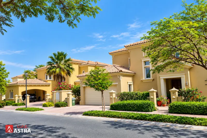 Arabian Ranches Dubai villas with landscaped gardens and private driveways