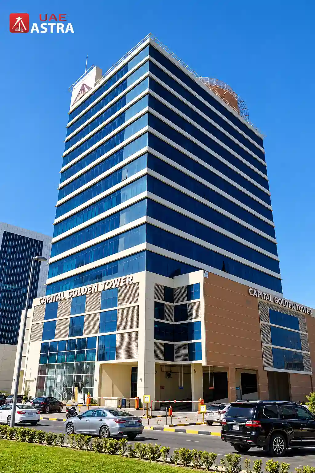 Capital Golden Tower commercial building in Business Bay, Dubai, with office and retail spaces