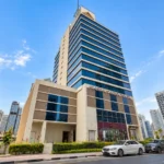 How to Choose the Perfect Dining Table for Modern UAE Homes